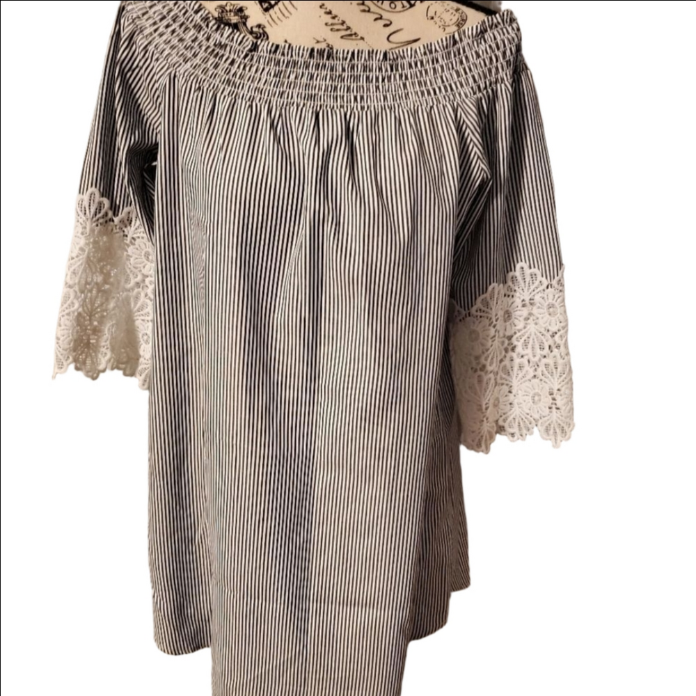 J for Justify Black White Stripe Lace 3/4 Sleeve Jersey Large